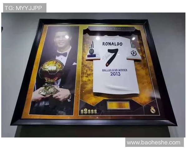 C罗亲签限量版足球明星卡正式亮相收藏价值飙升备受球迷热捧